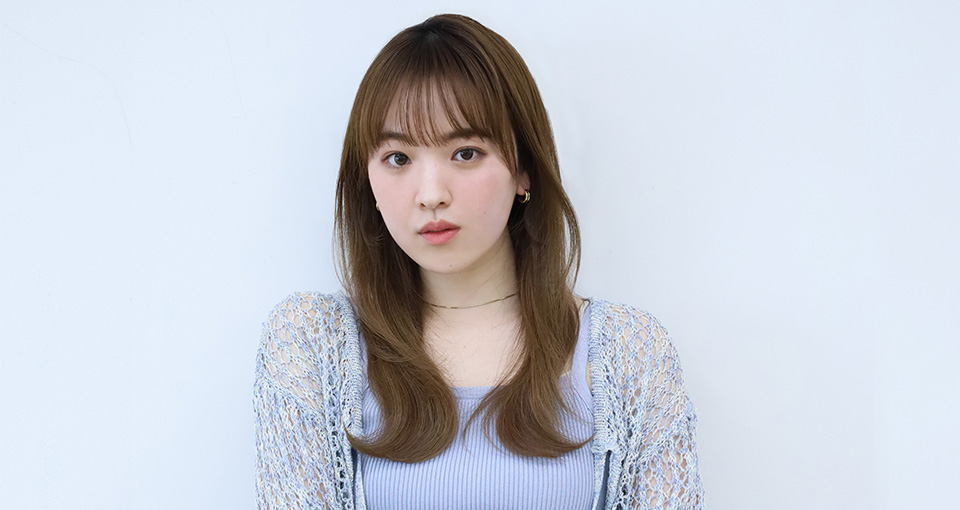 透明感引き立つベージュロング