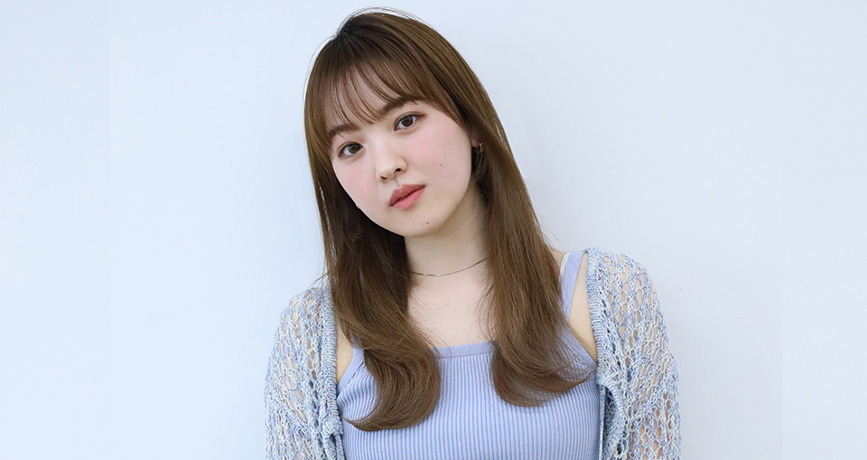 透明感引き立つベージュロング