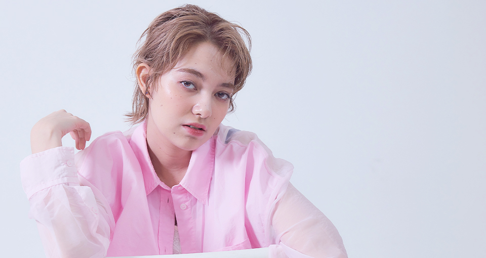 抜け感アップバングショート